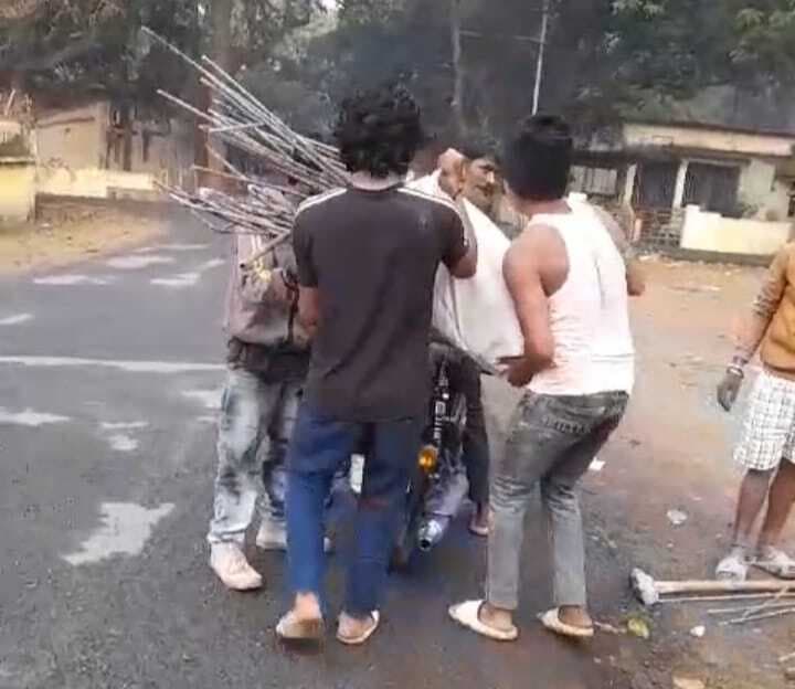 Jamshedpur News : चोरों से परेशान हैं क्वार्टर तोड़ने वाले ठेकेदार, दिनदहाड़े ऐसे हो रही स्क्रैप की चोरी