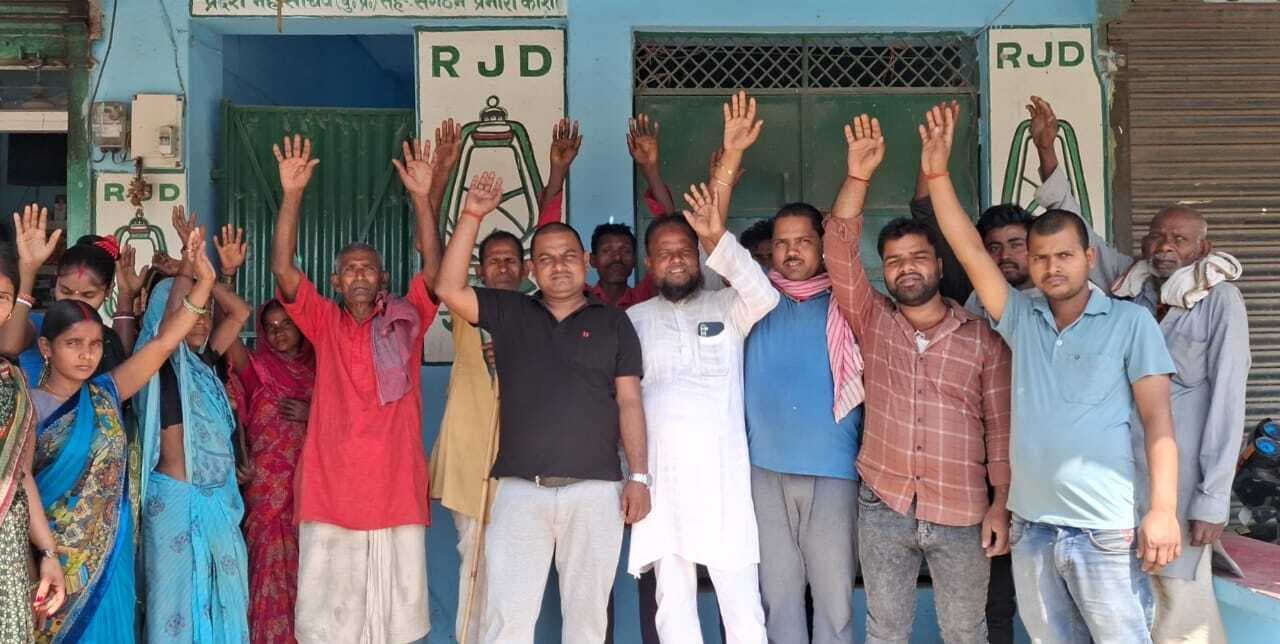 यूरिया नहीं मिलने पर किसानों ने किया प्रदर्शन