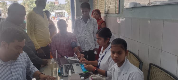 मौसम ने ली करवट, मरीज सर्दी, जुकाम व बुखार से हो रहे परेशान