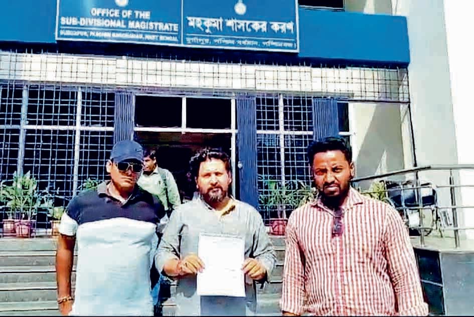 अस्थायी सड़क बना दामोदर नदी से बालू तस्करी