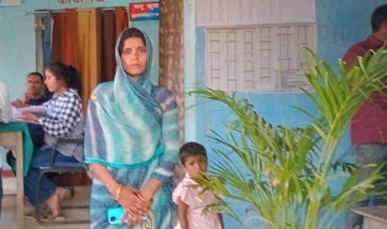 नल से पानी भरने के विवाद में महिला के साथ मारपीट