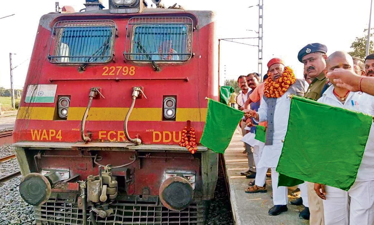 बेना और रहूई हॉल्ट पर पलामू और इंटरसिटी एक्सप्रेस का होगा ठहराव