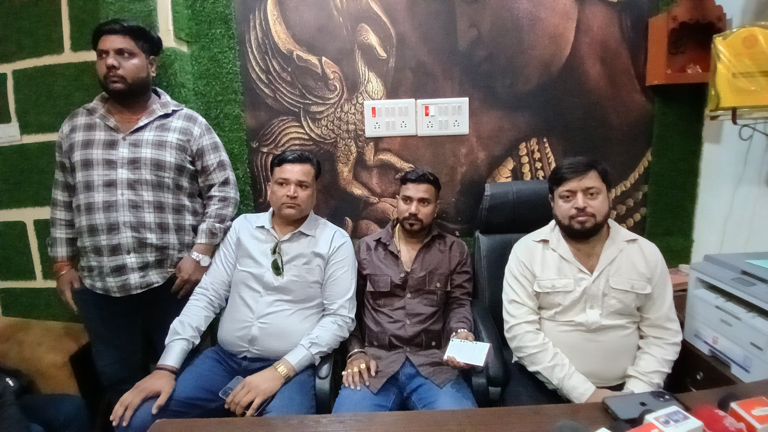 Gaya News : चंदन सिंह पर पैसे मांगने और गोली चलाने का आरोप गलत : अमित सिंह