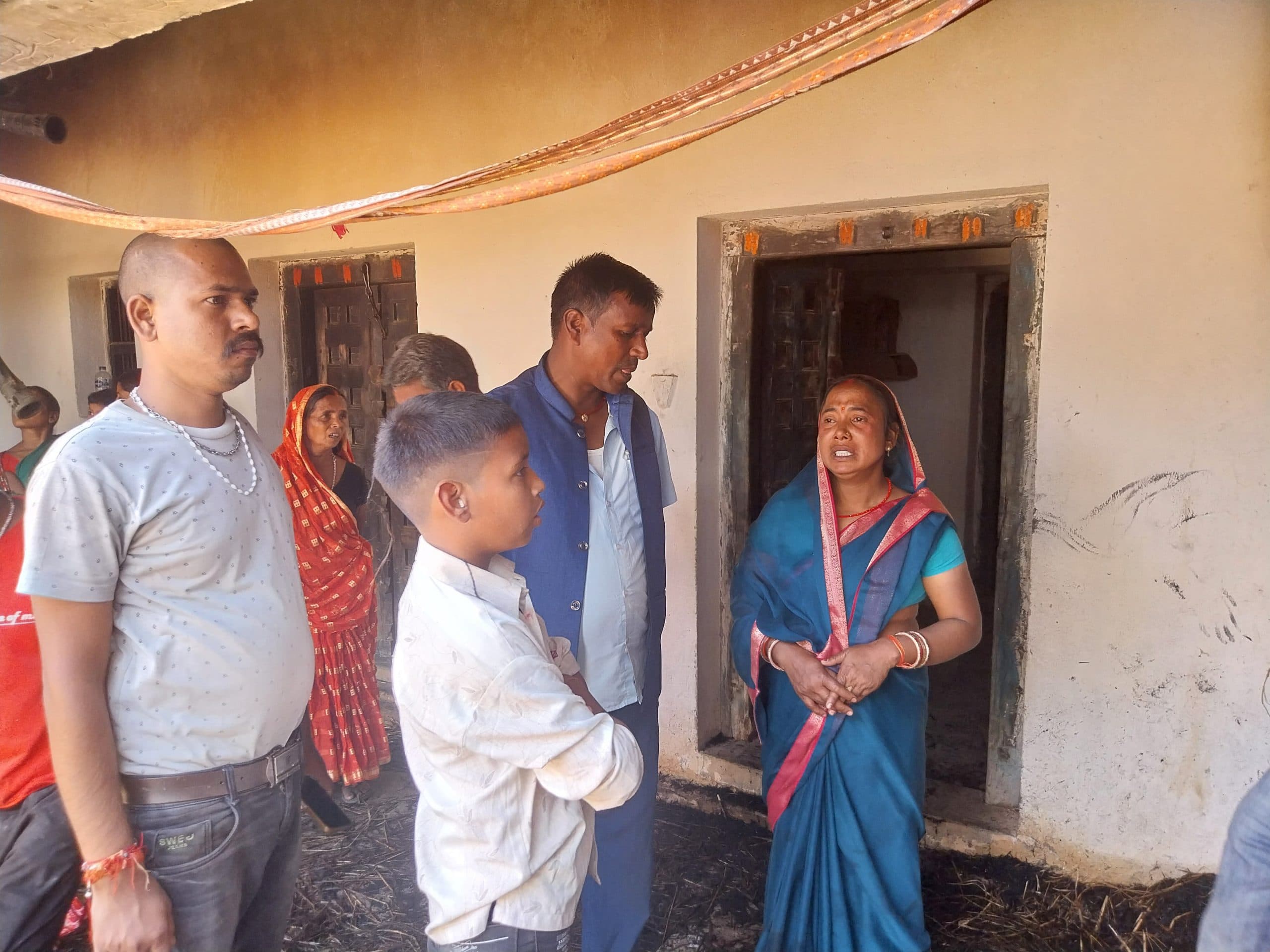 Giridih News :अगलगी में एक लाख की संपत्ति जली