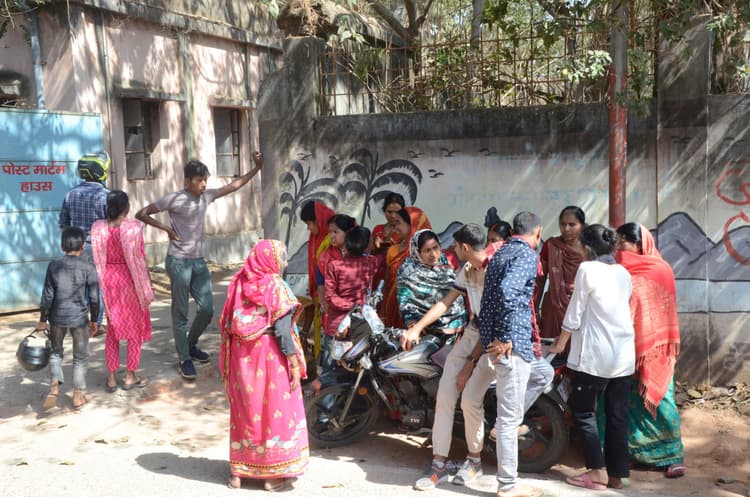 Deoghar News : कुंडा के उजाला चौक के समीप महिला की मौत, हत्या का आरोप