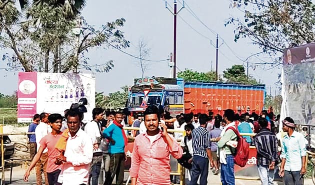 Hajipur News : दो युवकों को धक्का मारकर भाग रहे ट्रक ने दो और लोगों की ली जान