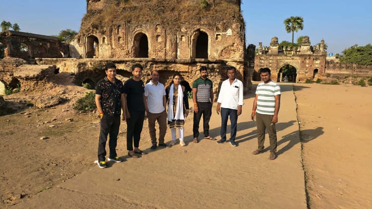 Aurangabad News : हाइ मास्ट लाइट लगाने के लिए किया निरीक्षण