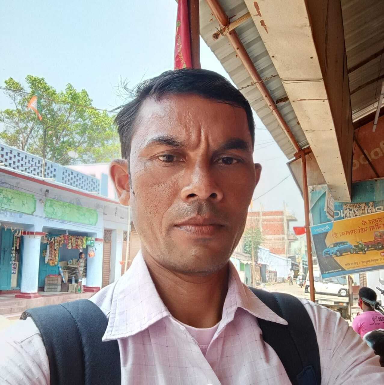 East Singbhum News : एमजीएम में बैंक मित्र को धक्का देकर बाइक समेत गिराया, हवाई फायरिंग कर 1.30 लाख नकद व लैपटॉप की लूट