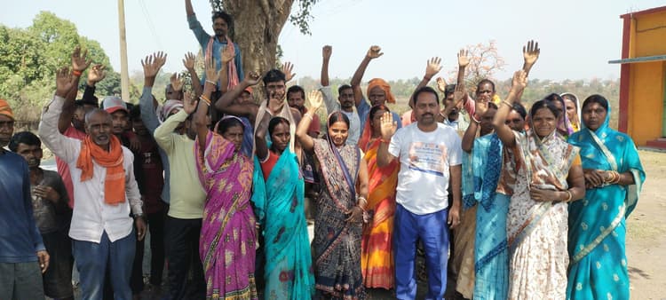 Bokaro News : बेरमो सीओ पर पैसे मांगने का आरोप, इनकार