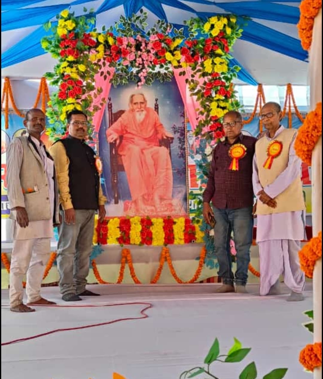 संतमत सत्संग के विराट ज्ञान यज्ञ में गुरु की महिमा पर डाला प्रकाश