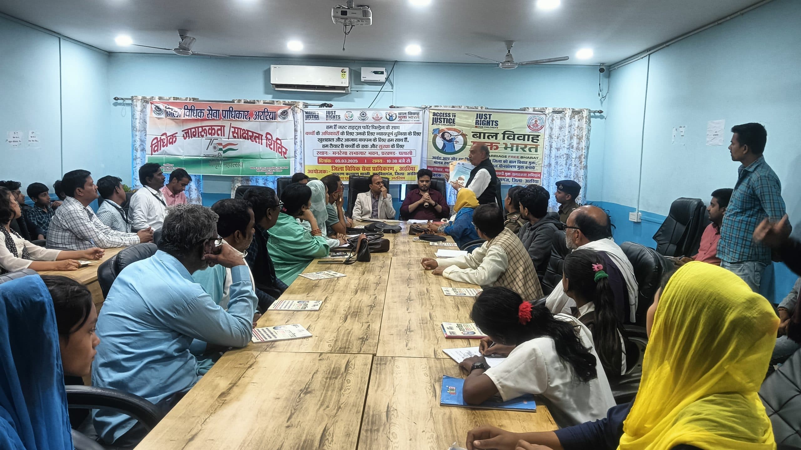 विधिक शिविर में लोगों को किया जागरूक