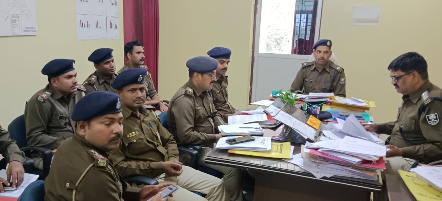 बारसोई अनुमंडल के सभी थानाध्यक्षों के साथ डीएसपी ने की बैठक