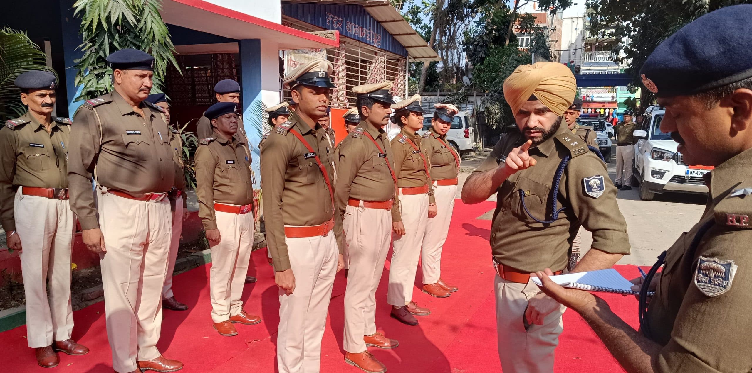 पुलिस अधीक्षक ने सदर थाना का किया निरीक्षण