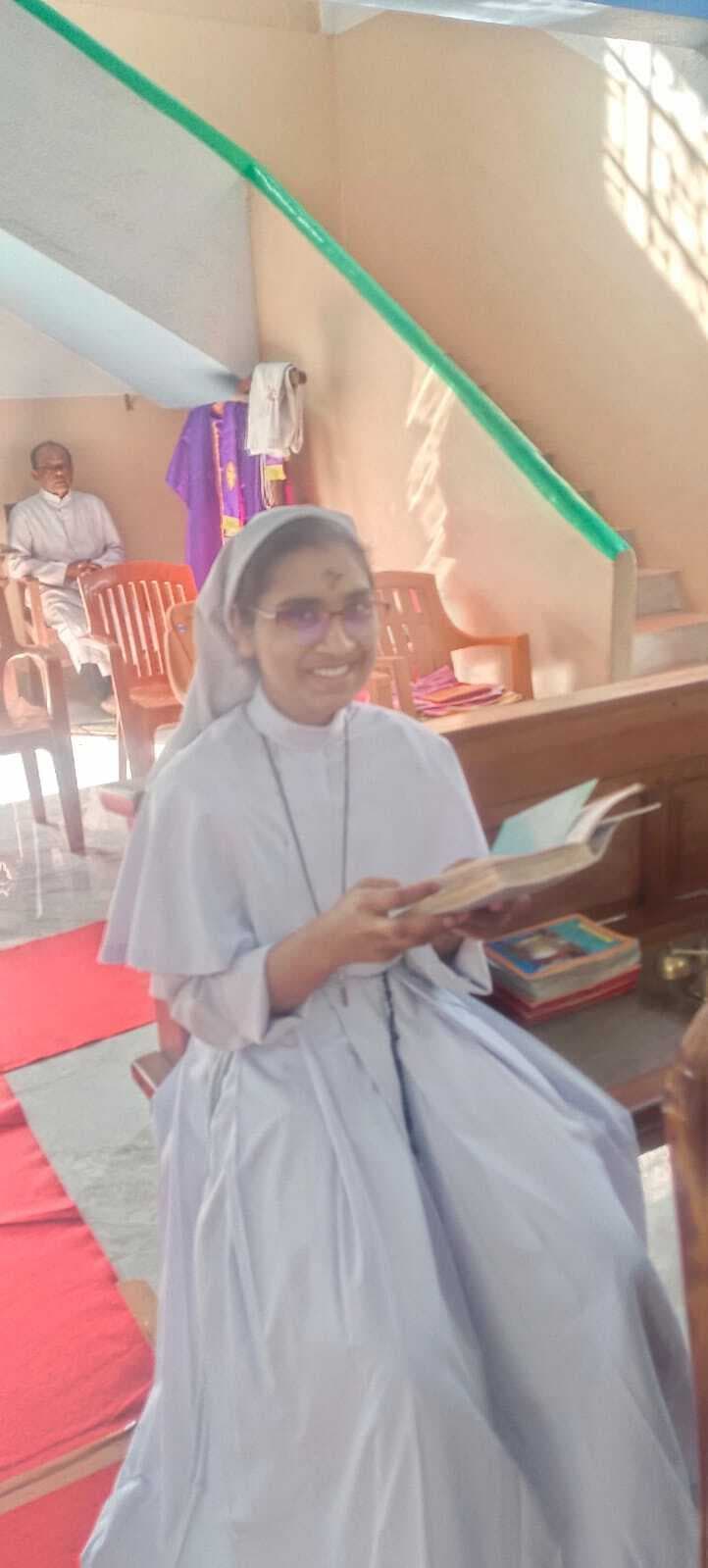 ईसाई समुदाय लेंट का पवित्र महीना शुरू, फादर ने लगाया पवित्र राख