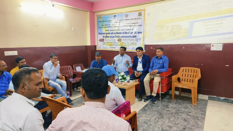 उन्मुखीकरण कार्यशाला में दिव्यांगों को दी गयी जानकारी