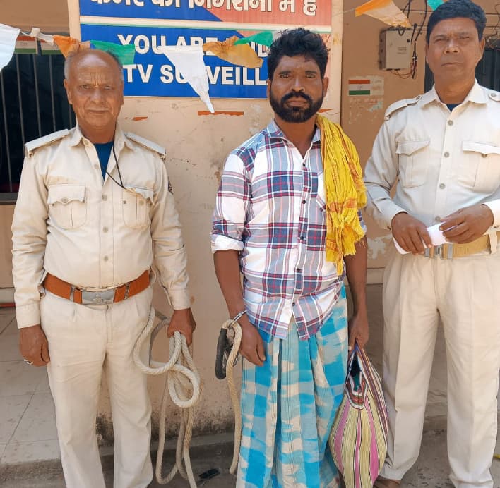 पुलिस आरोपित को गिरफ्तार कर भेजा जेल