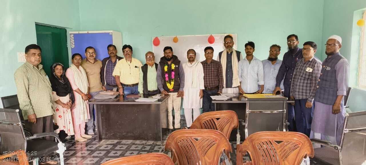 प्रखंड स्तरीय टीएलएम मेला में सर्वश्रेष्ठ प्रदर्शन किये शिक्षक हुए सम्मानित