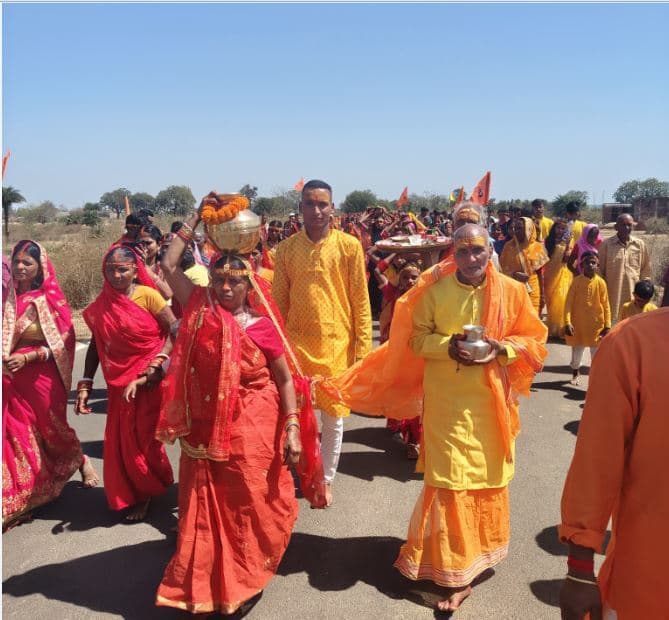 सारवां : नवनिर्मित मंदिर में रीति-रिवाज से हुई प्राण प्रतिष्ठा