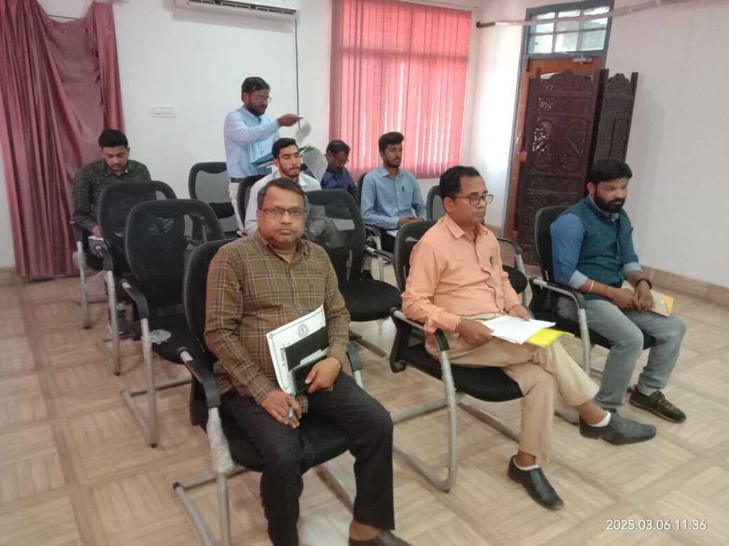 करमाटांड़ में स्टेडियम निर्माण जल्द से जल्द करें पूर्ण : डीसी