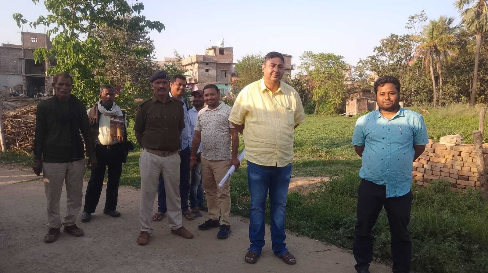 पंचायत सरकार भवन को ले जमीन का किया निरीक्षण