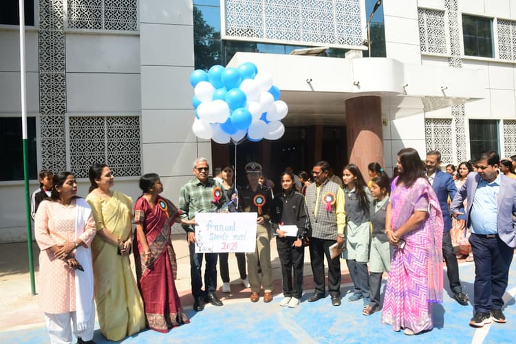 मगध महिला कॉलेज में मनाया गया खेल दिवस, इशा नंदिनी बनीं कॉलेज चैंपियन