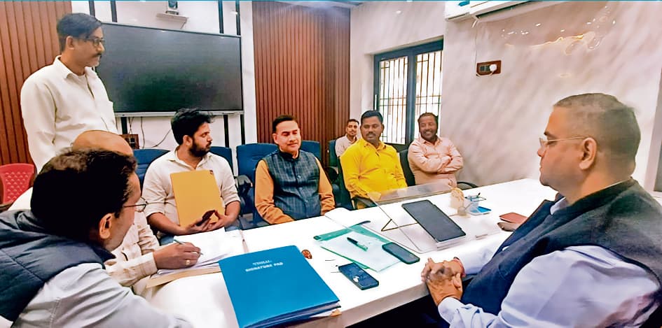 siwan news : 2.30 करोड़ में नीलाम हुआ सीवान नप का बस स्टैंड