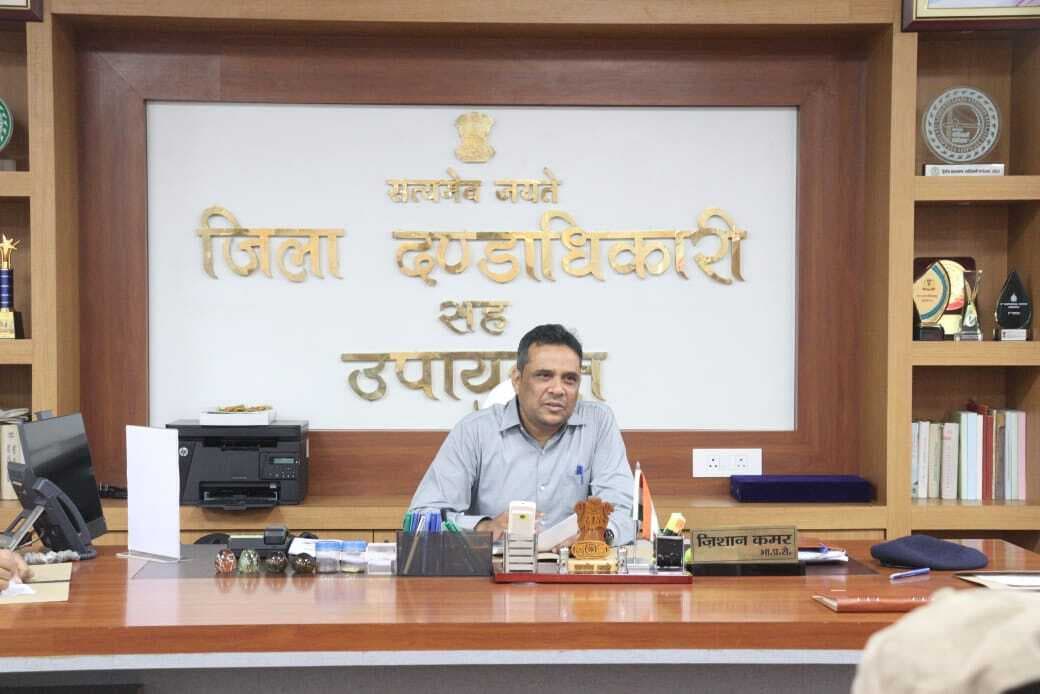 दमाकोल जलप्रपात को पर्यटन की श्रेणी ''सी'' में शामिल करें