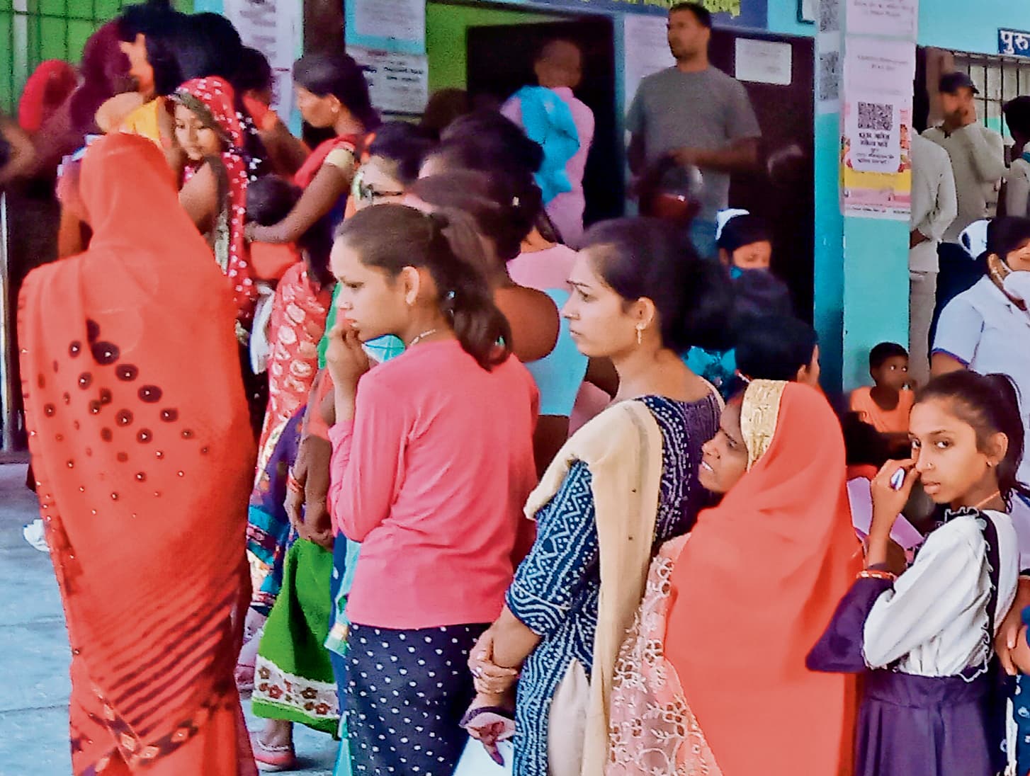 Chhapra News : मौसम में बदलाव लोगों की सेहत पर डाल रहा है असर