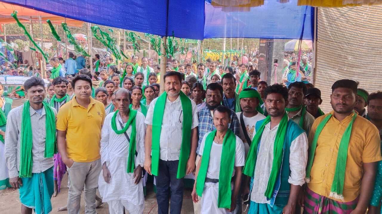 पोठिया प्रखंड में मनाया गया प्रकृति उपासना का महापर्व बाहा बोंगा