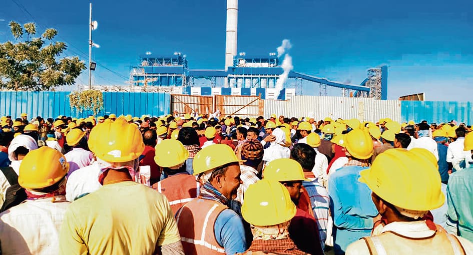 Buxar News: बिना गेट पास किसी की भी नहीं हुई प्लांट में इंट्री, सैकड़ों वर्करों को लौटना पड़ा वापस