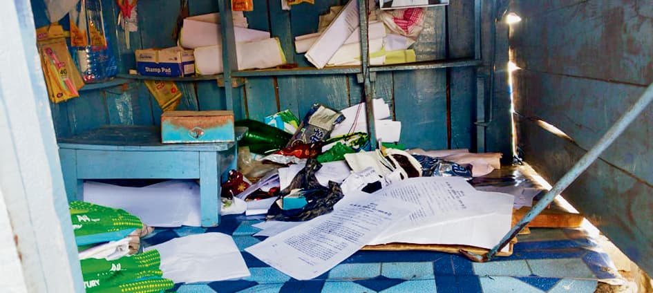 प्रखंड मुख्यालय पर दो गुमटी में हुई लाखों की चोरी