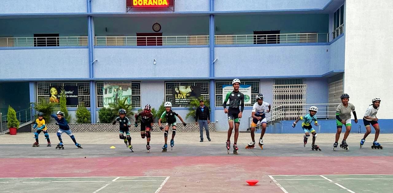 ranchi news : झारखंड में स्केटिंग का क्रेज, रांची में दो जगह दी जा रही ट्रेनिंग