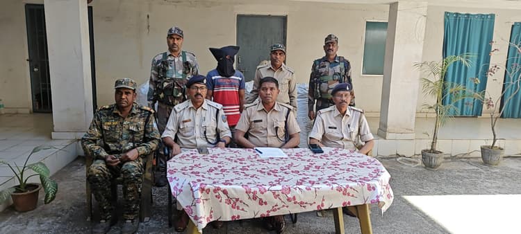 Seraikela News : कुचाई से 578 किलो डोडा के साथ एक गिरफ्तार