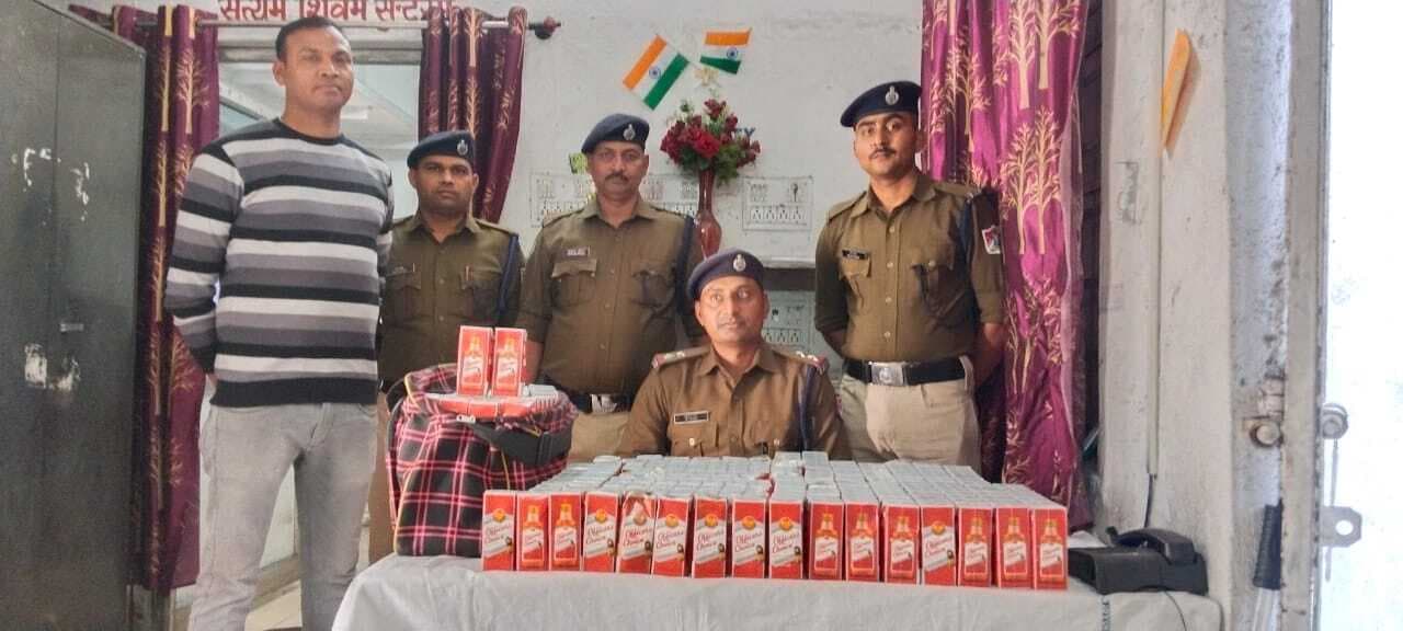 Seraikela News : टाटा-कटिहार एक्सप्रेस से चांडिल स्टेशन में 37 हजार की शराब बरामद