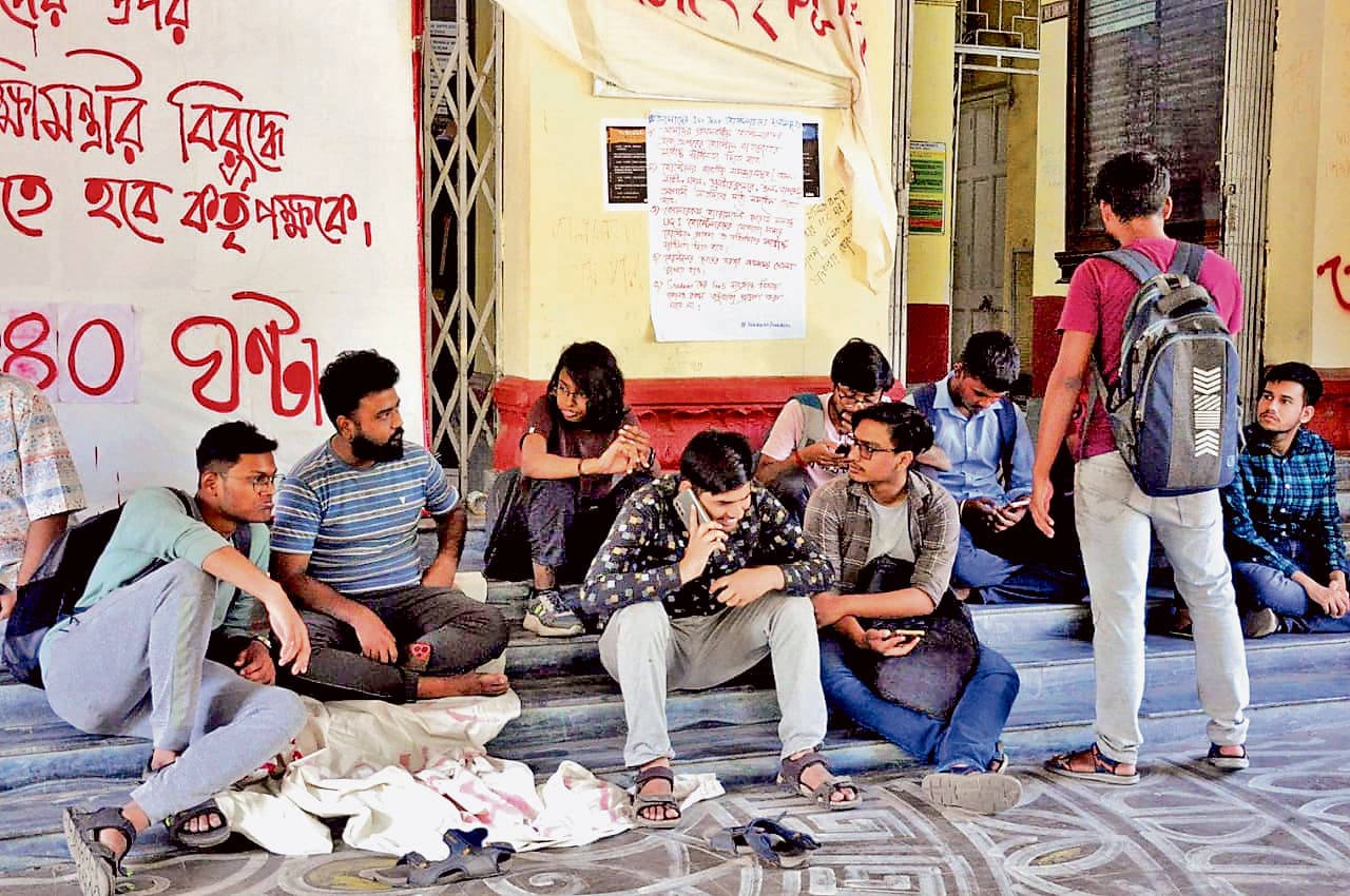 घायल छात्र की शिकायत पर शिक्षा मंत्री समेत तीन के खिलाफ दर्ज हुई प्राथमिकी