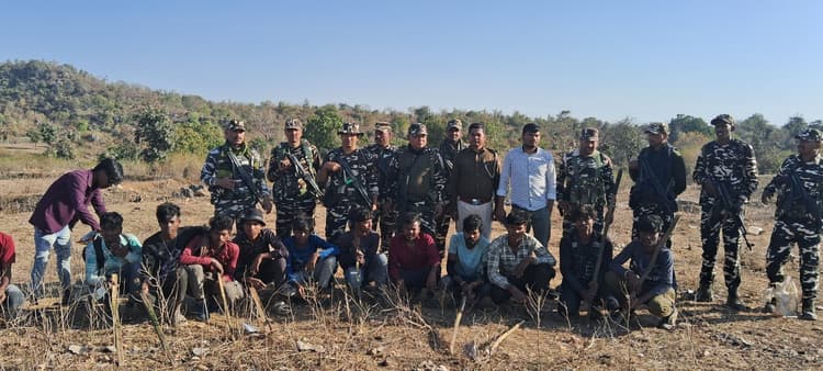 27 एकड़ में लगी अफीम की खेती को सुरक्षा बलों ने किया नष्ट