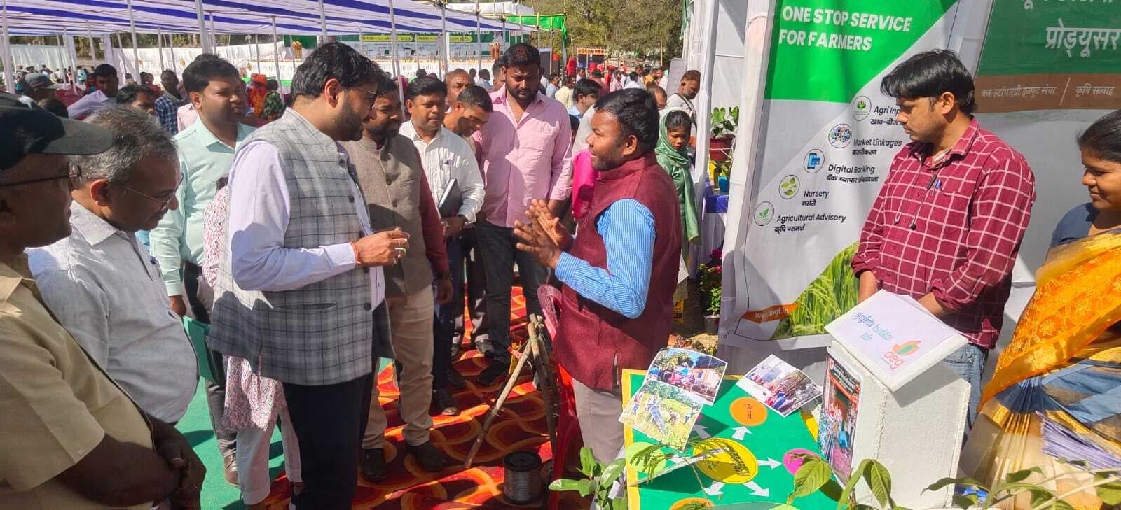 किसान उन्नत तकनीक से खेती कर आर्थिक रूप से मजबूत बनें : डीसी