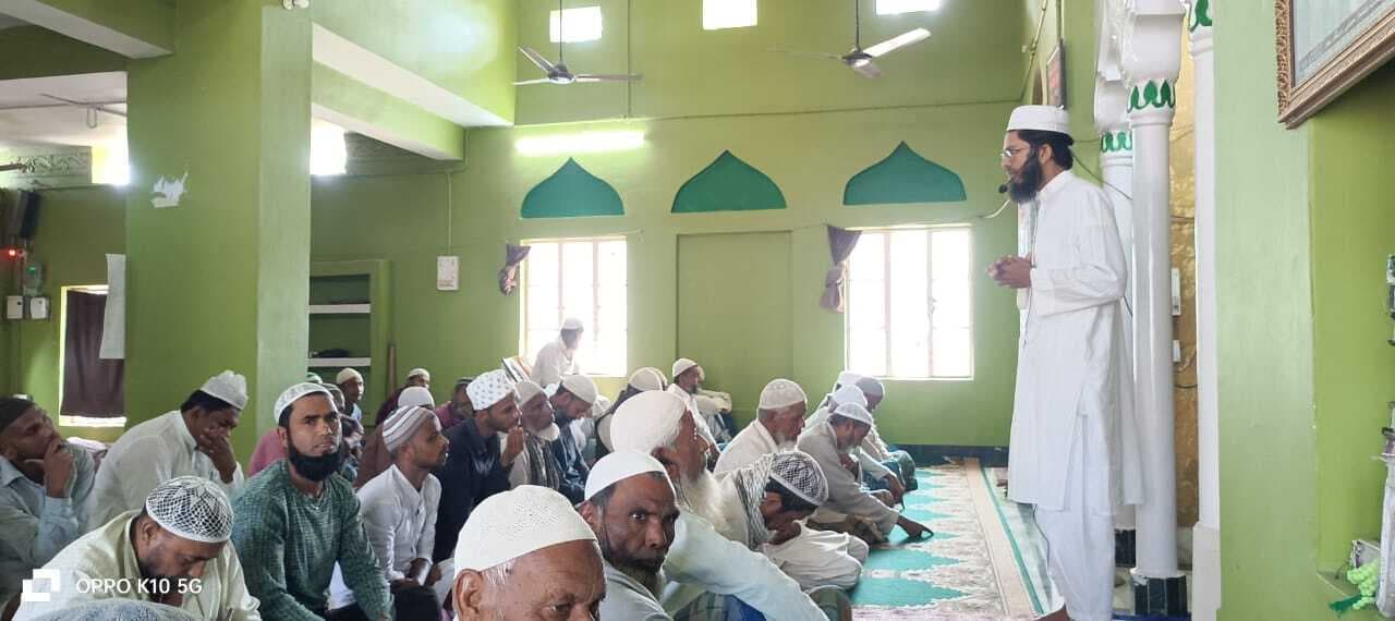 रमजान के पहले जुमे पर अल्लाह की बारगाह में झुके रोजेदारों के सिर, अमन चैन की मांगी दुआएं