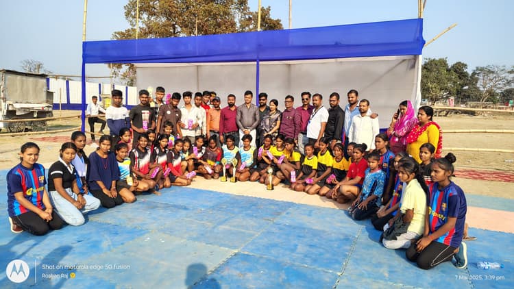 प्रतियोगिता के दूसरे दिन बालिका कबड्डी प्रतियोगिता आयोजित हुई