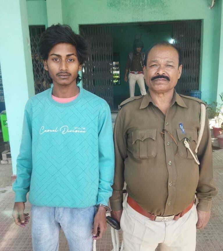 अंग्रेजी शराब के साथ एक तस्कर को किया गिरफ्तार