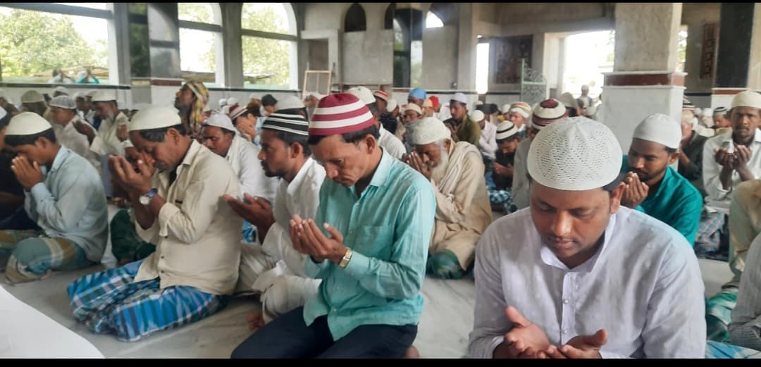 अकीदत के साथ रोजेदारों ने अदा की जुमे की नमाज