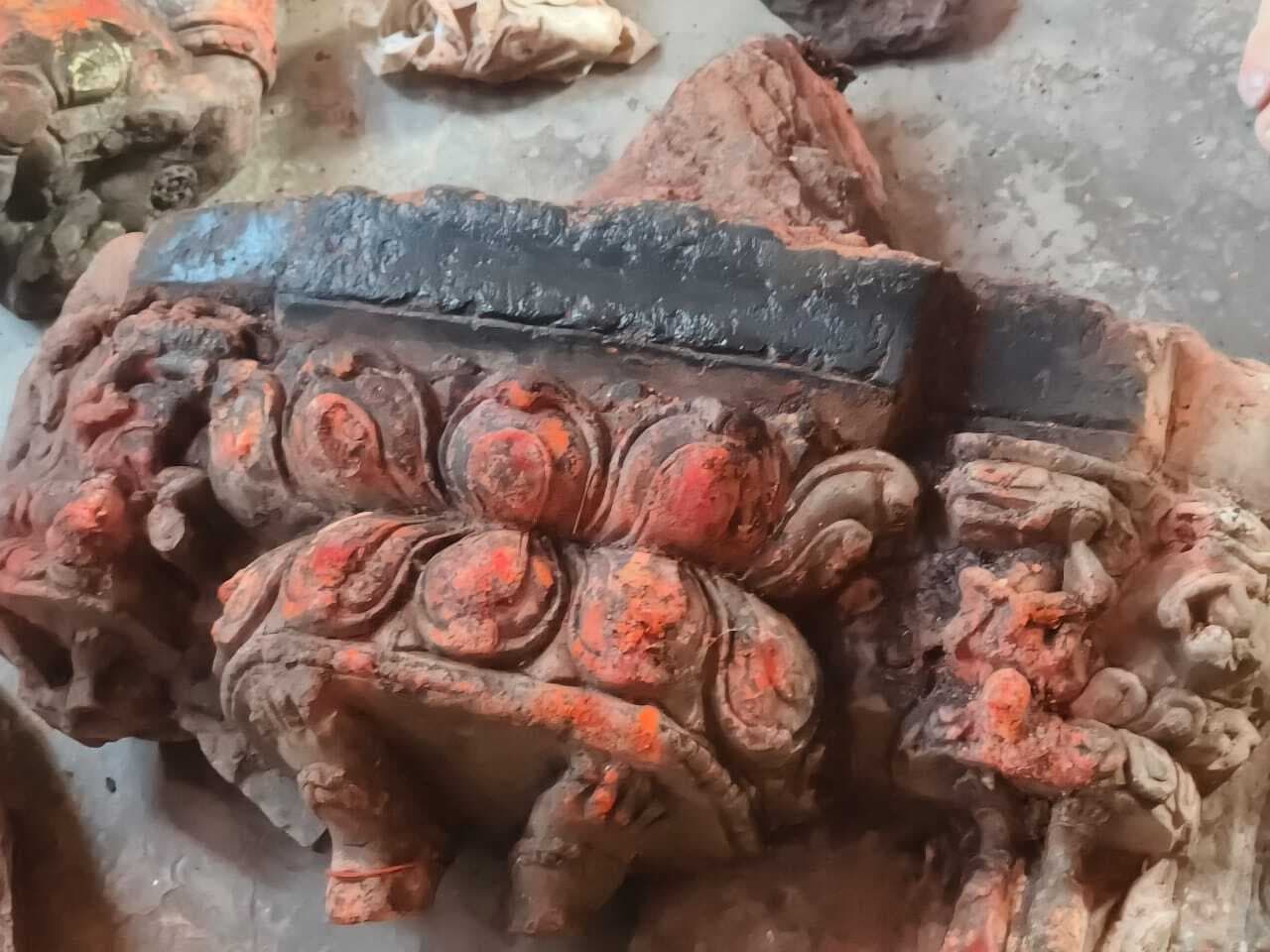 खंडित मूर्तियों को संग्रहालय में रखा जायेगा: डीएम