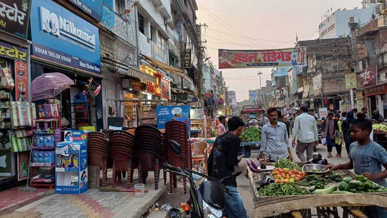 बाजार की सड़क से अतिक्रमण हटाने की अपील, बीच सड़क पर लगेगा डिवाइडर