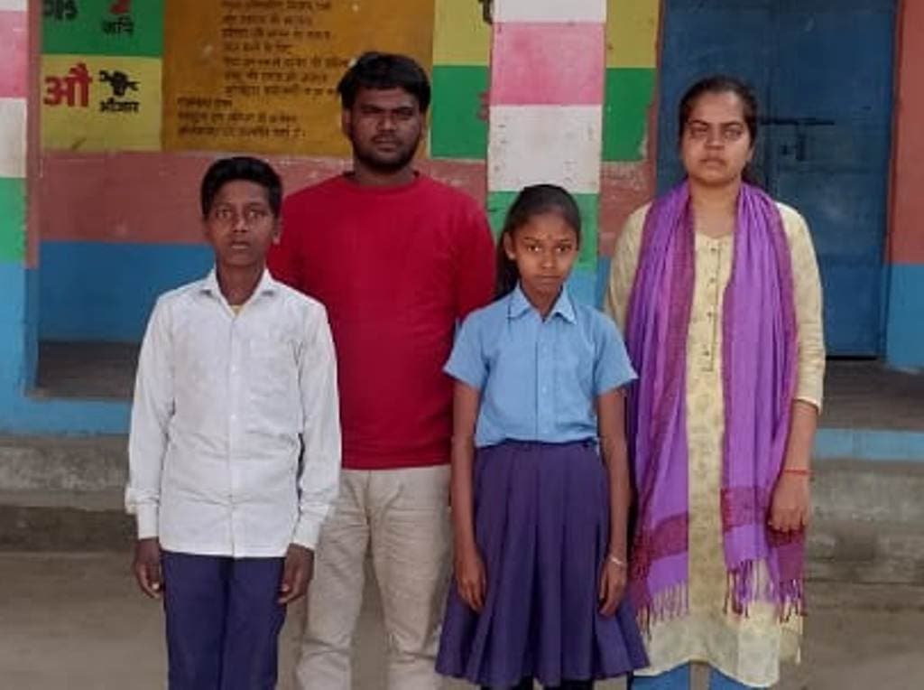 इंस्पायर्ड आवार्ड से सम्मानित हुए साक्षी व सुमित