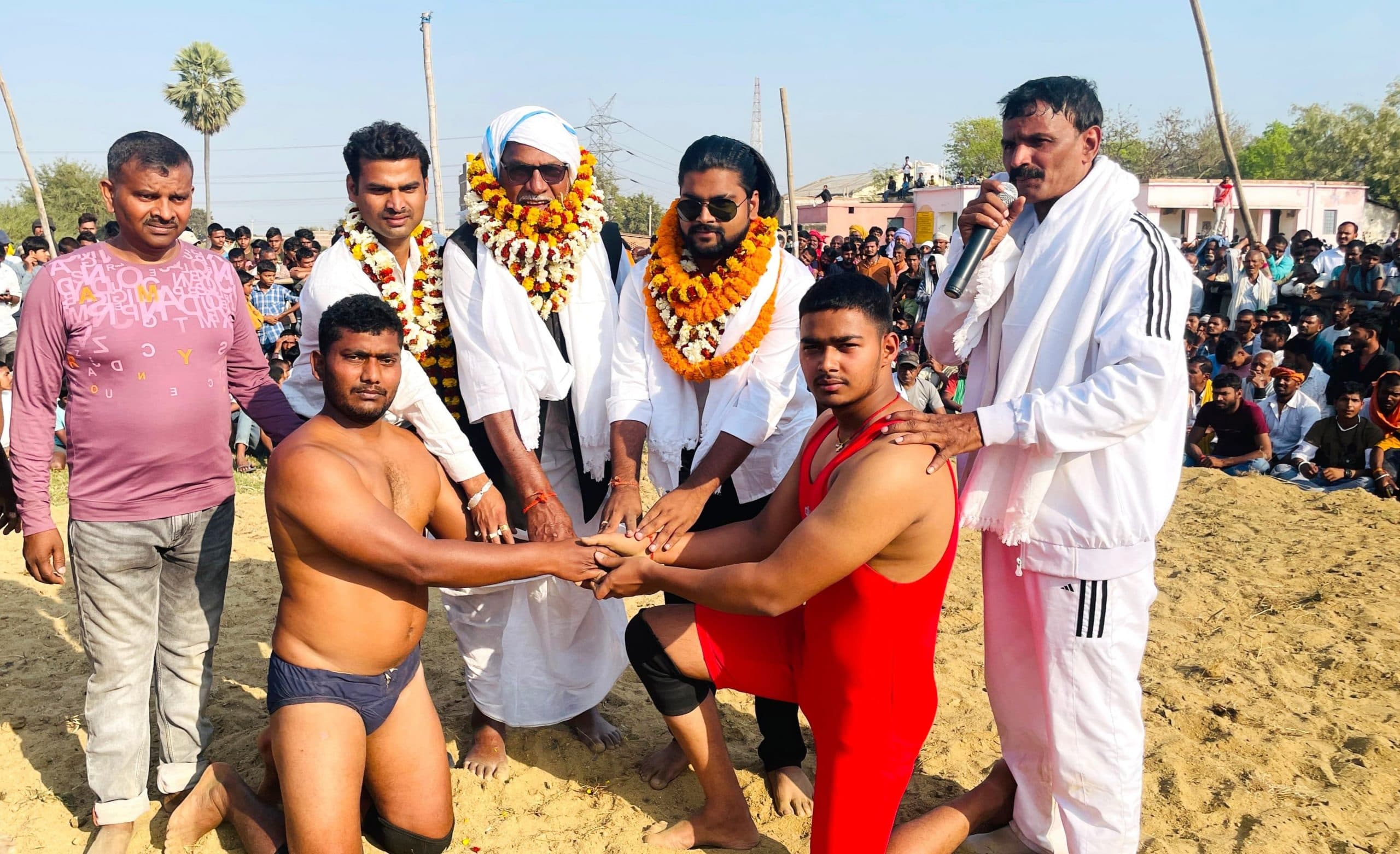 कुश्ती में लखीसराय के देव पहलवान को पहला तो दूसरे स्थान पर रहे जम्मू कश्मीर के राकेश