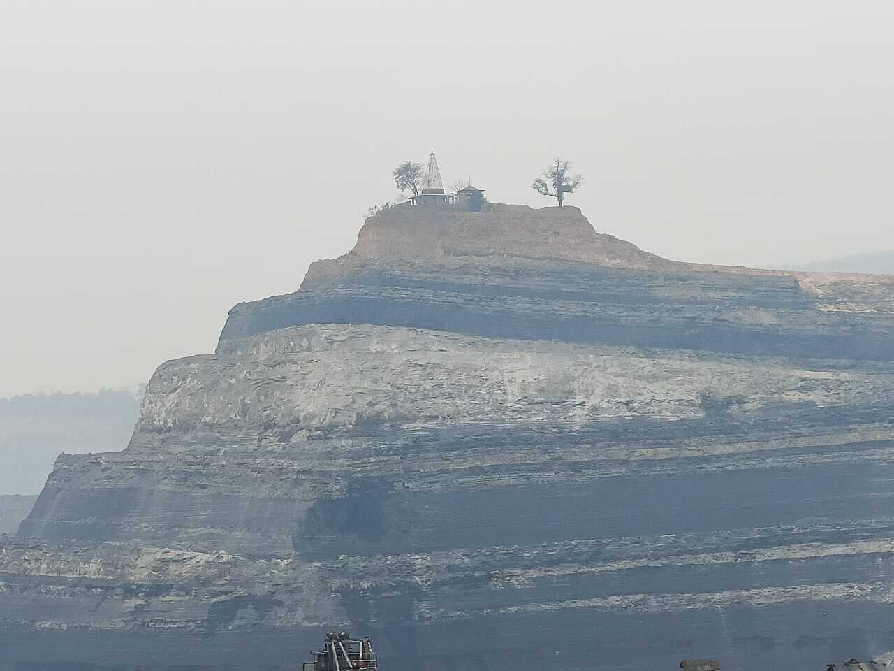 मंदिर स्थानांतिरत नहीं होने से उत्पादन लक्ष्य से चूकी अशोक परियोजना