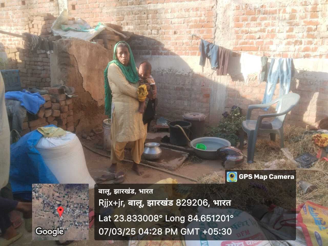 राजमिस्त्री के घर में लगी आग, डेढ़ लाख का नुकसान