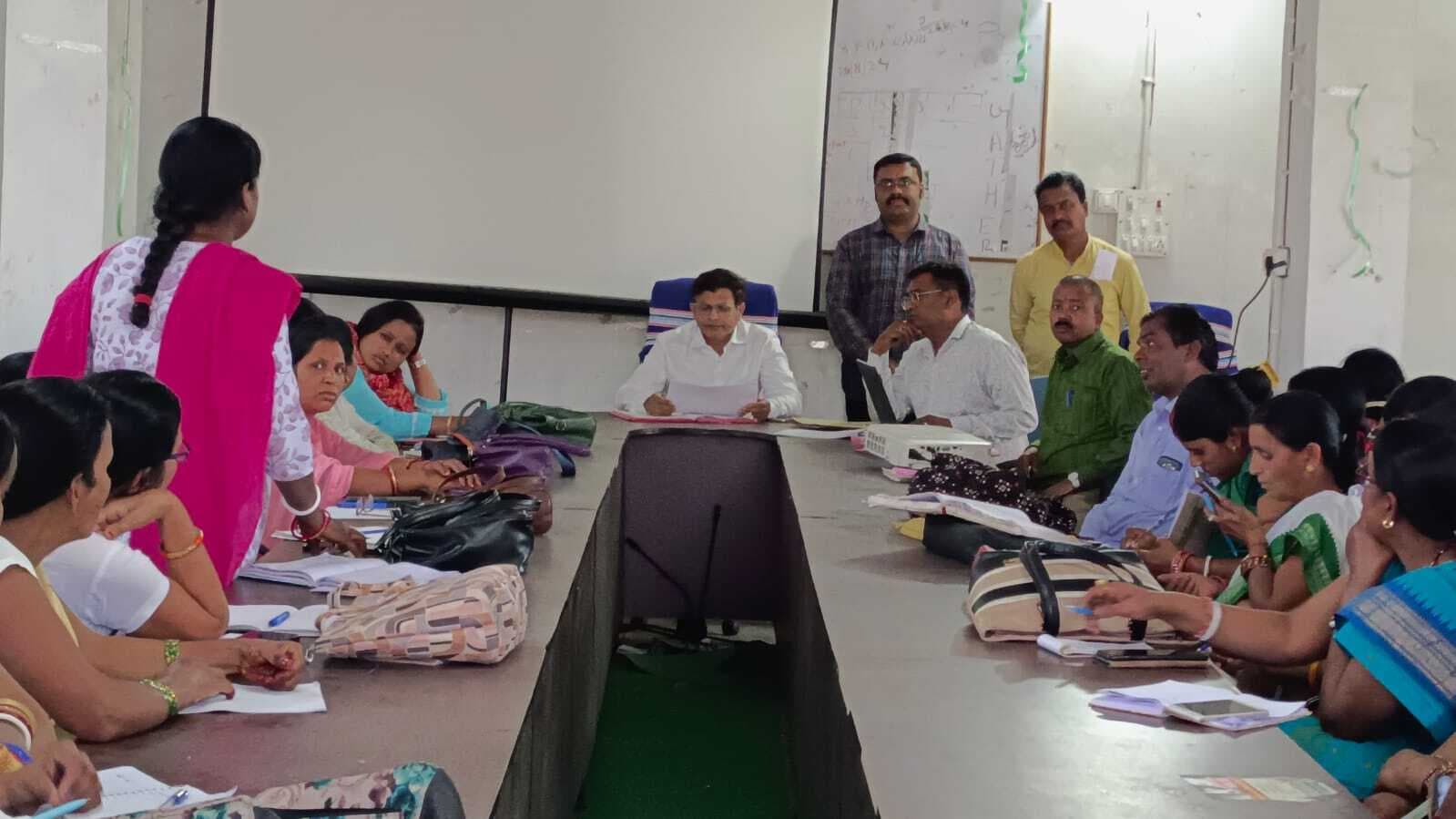 स्वास्थ्य कर्मियों को दी यू विन एप की जानकारी