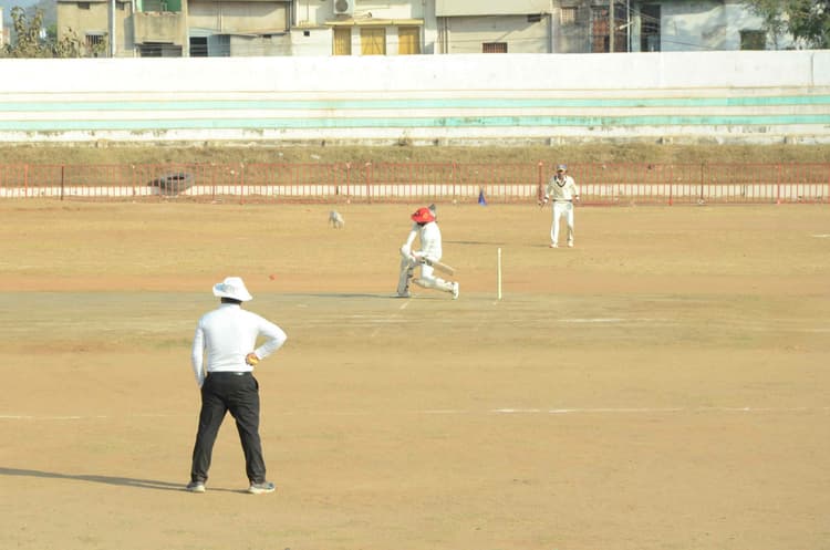 Deoghar News : देवघर में होंगे रंधीर वर्मा ट्राॅफी क्रिकेट टूर्नामेंट के ग्रुप डी के लीग मैच