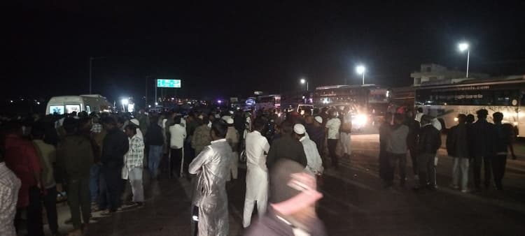 कार की चपेट में आने से बाइक सवार की मौत, दो घंटे जाम रहा एनएच-33